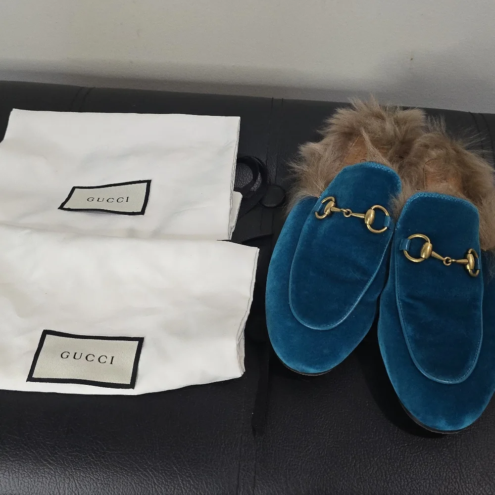 Gucci Teal Velvet Shoes with Brown Leather Detail - Picture 6 of 6